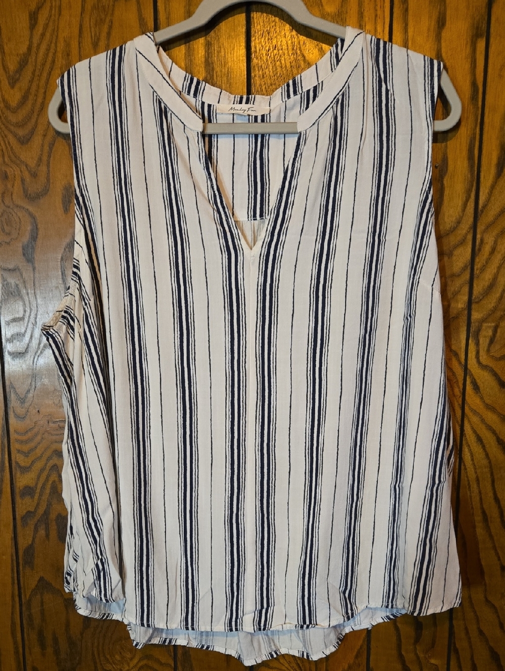 Striped Sleeveless V-Notch Camisole - Navy/White